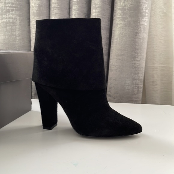 VINCHE CAMUTO  WOMEN BLACK BOOTS - Picture 2 of 5